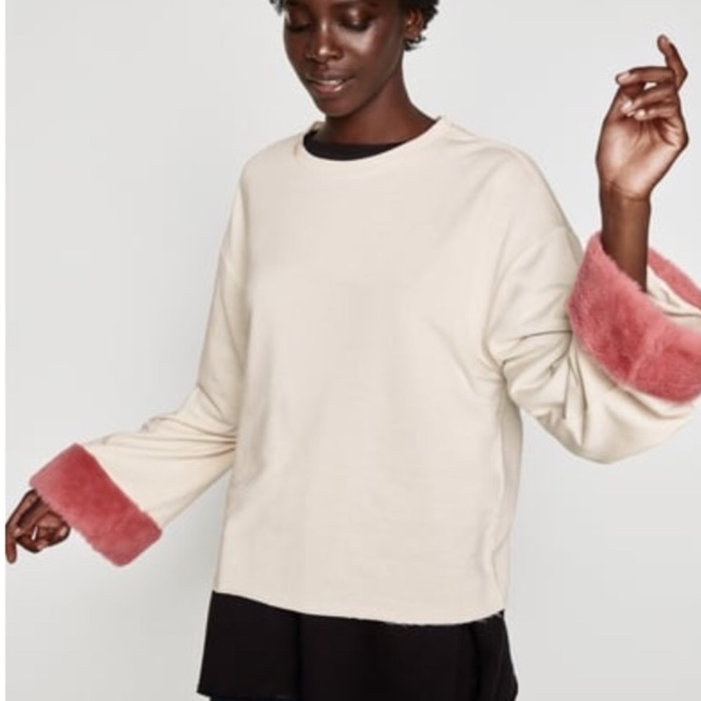 NWT Zara fur cuff crop sweater